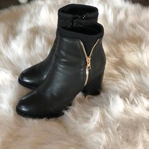 Black chick boots